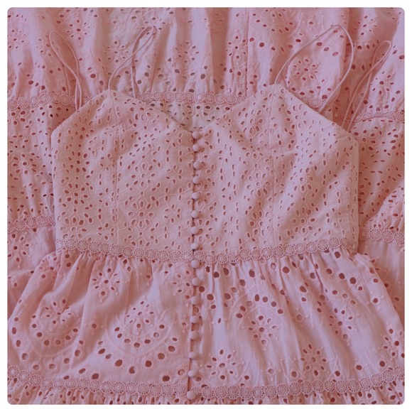 ALICE + OLIVIA Shanti Button-Front Tiered Midi Dress - Picture 14 of 15